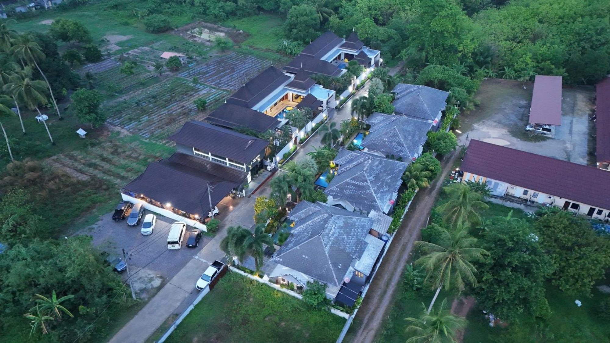 Narintara Private Pool Villas - Free Tuk-Tuk Service To The Beach! Ao Nang Exterior photo